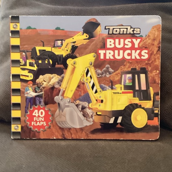 4/$20 TONKA Busy Trucks With 40 Fun Flaps Hard Cover Book Inside & Out - Picture 1 of 4
